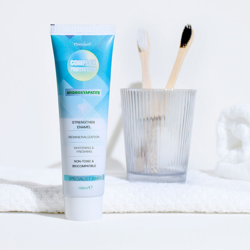 Moderate Aufhellungswirkung Zähne Zähnebleiche Zahnpasta mit Zahnbürste zweimal täglich und Natriumphytat-Zutaten